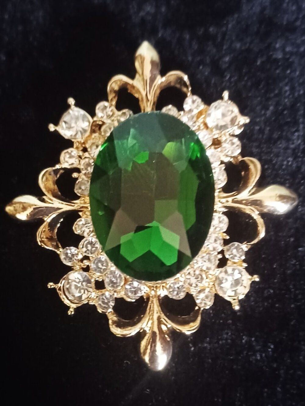Rich Looking Green Stone Brooch